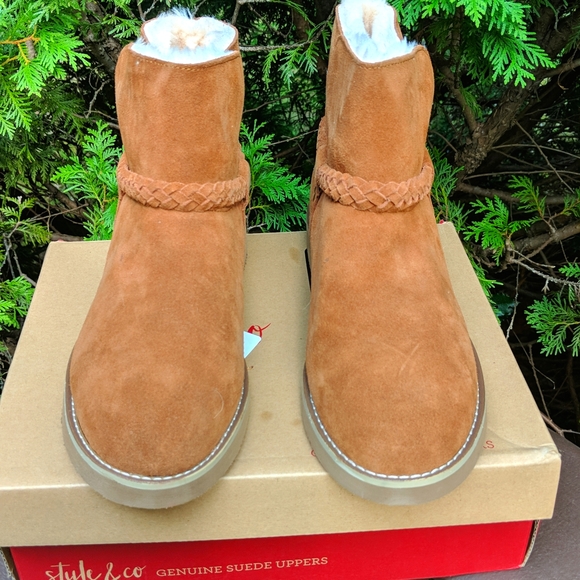 Style & Co. Fur-lined Leather Ankle Booties - Picture 2 of 8